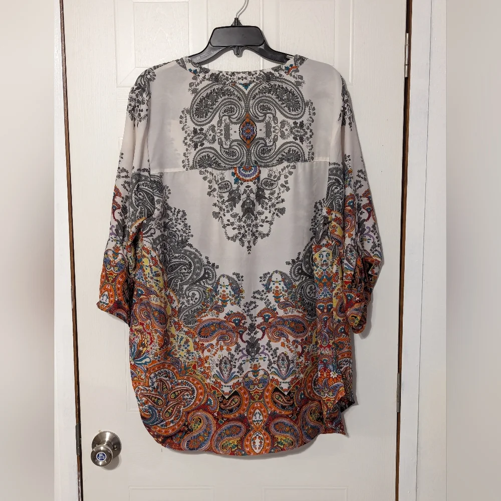 Fig and Flower. Top.  319 - Picture 2 of 7